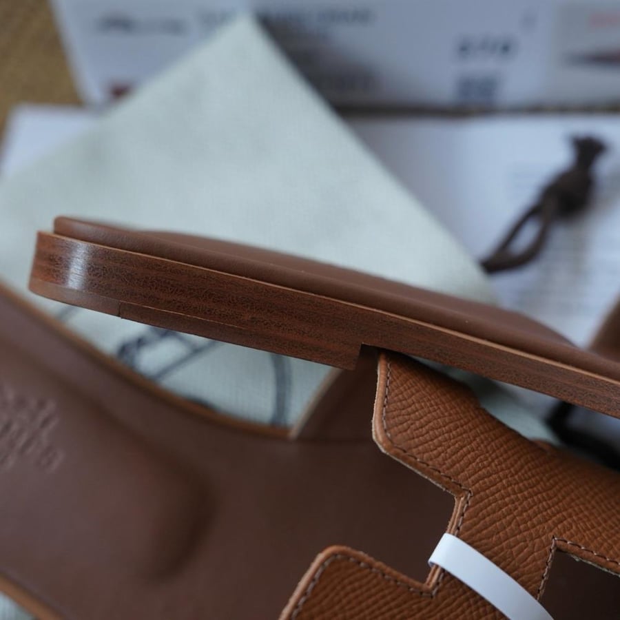 Oran sandal