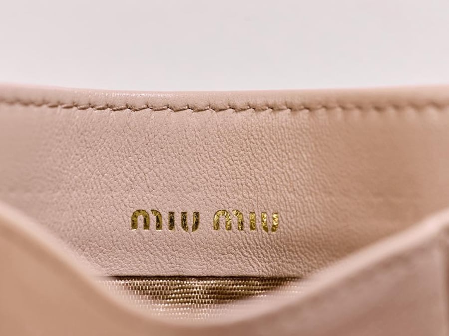 Matelassé card holder