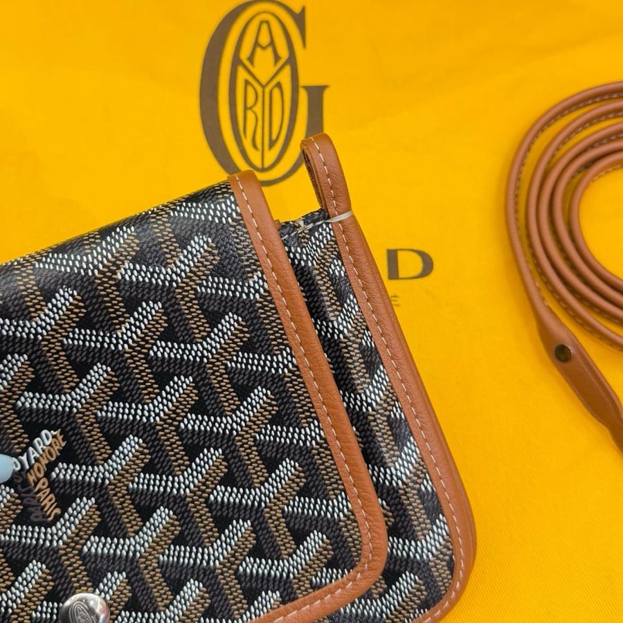 Plumet pouch-wallet