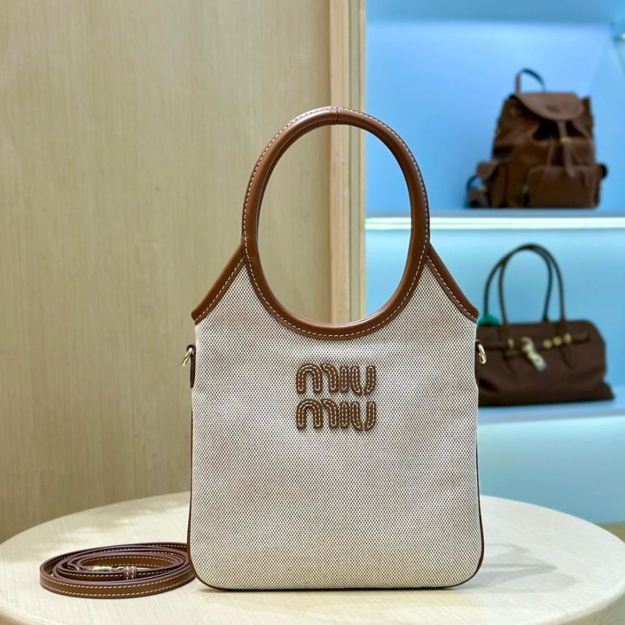 Miu miu lvy 20cm