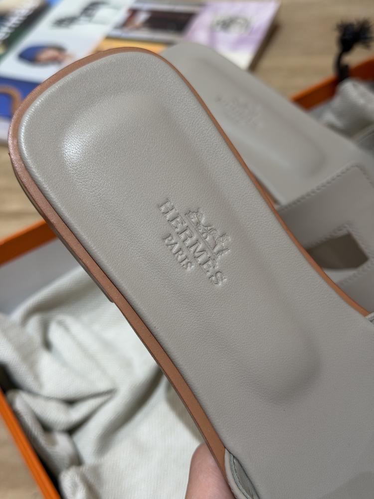 Oran sandal