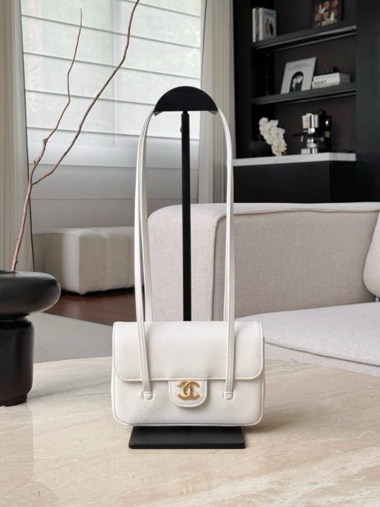Chanel mini 26p