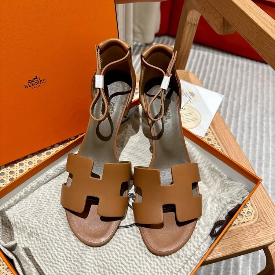Hermès Gold Encens 50 Swift sandal