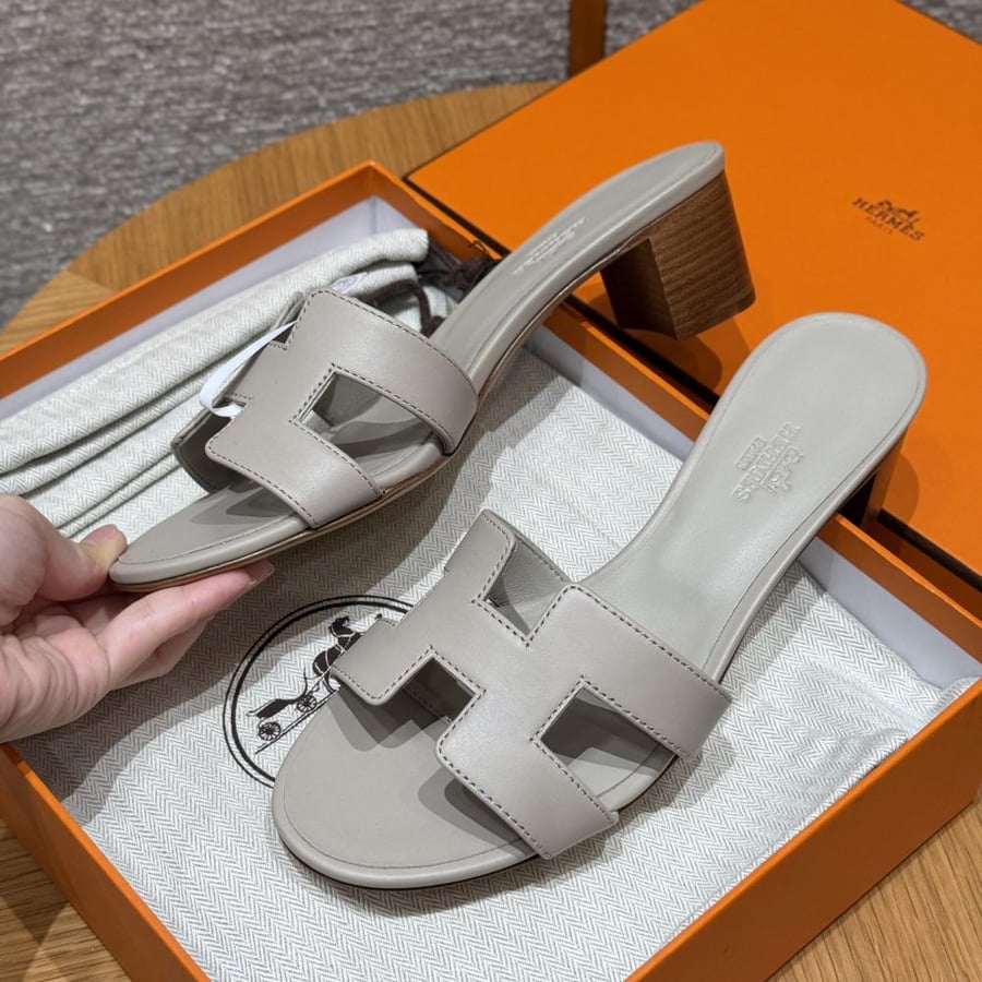 Oasis sandal
