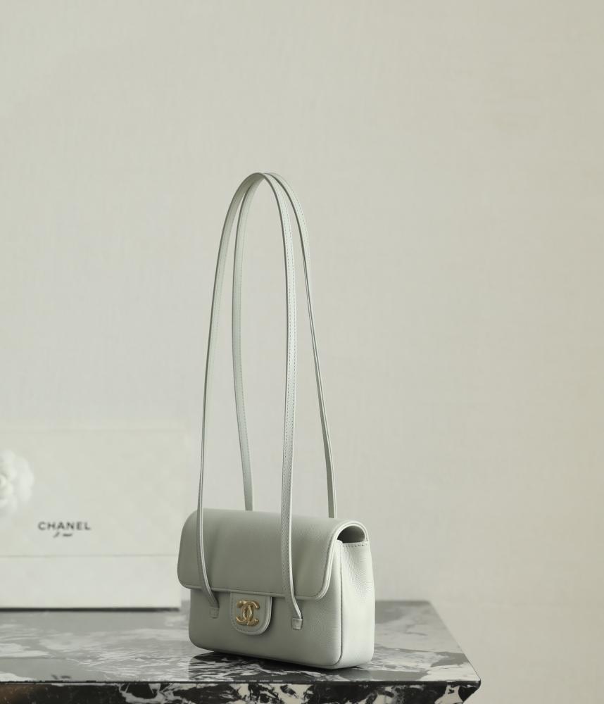 Chanel mini 26p