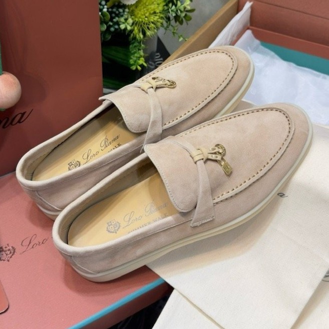 Loropiana summer walk