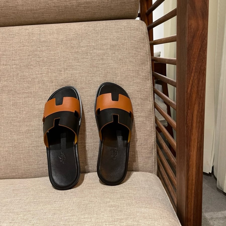 Izmir Noir Naturel swift sandal