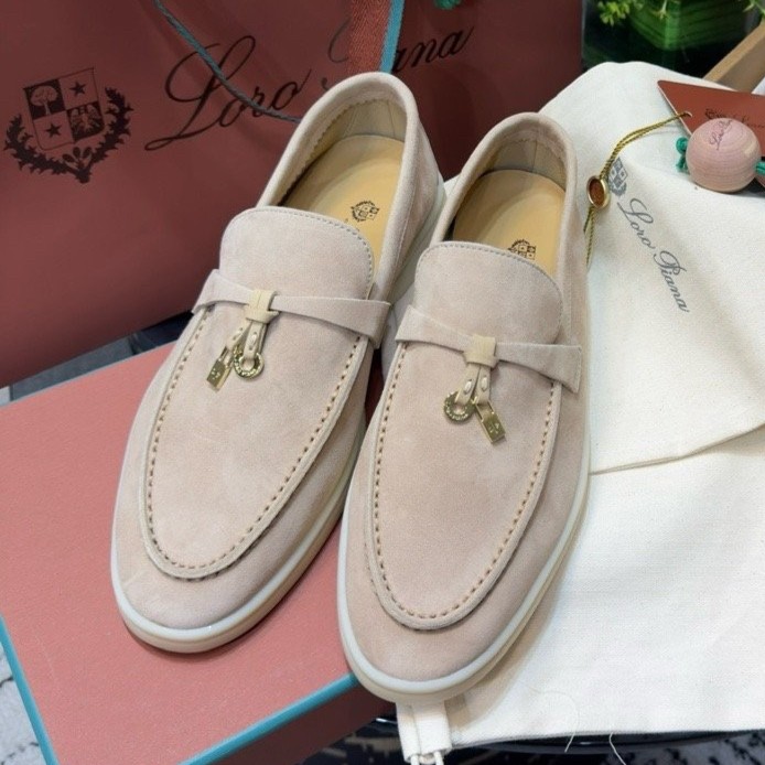Loropiana summer walk