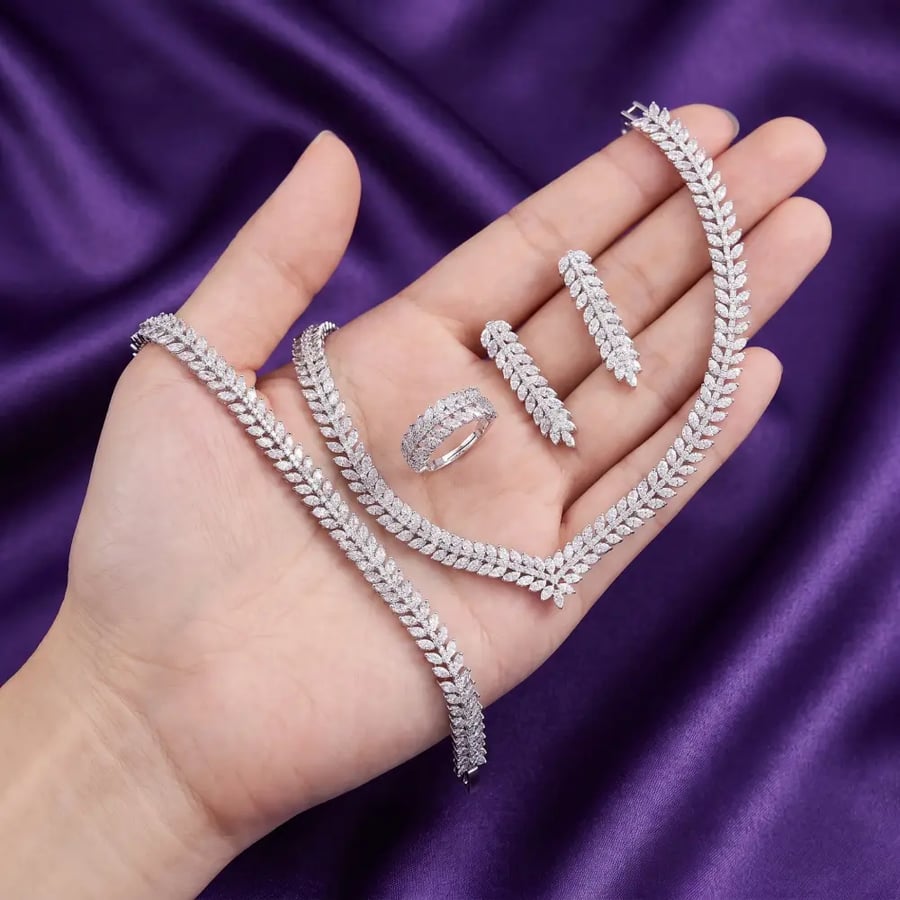 طقم مجوهرات