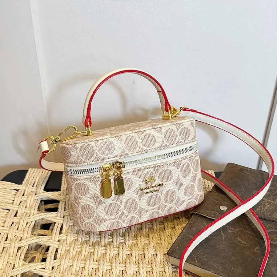 شنطة Coach
