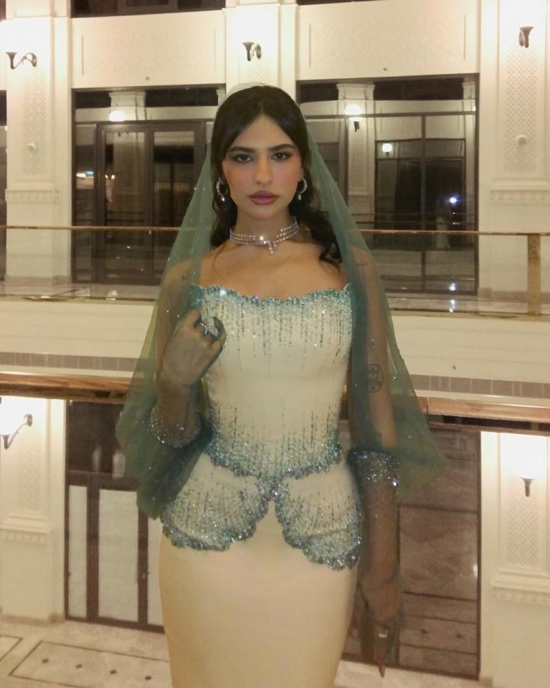 فستان سهره شال شفاف وتطريز انيق
