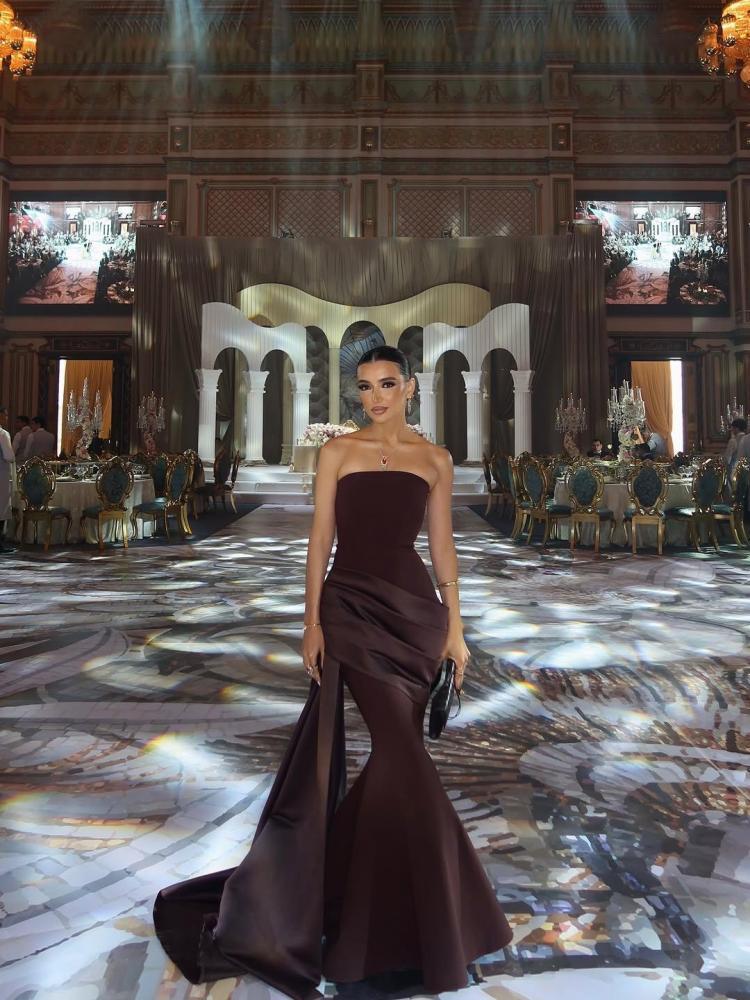 فستان سهرة فخم تصميم مميز