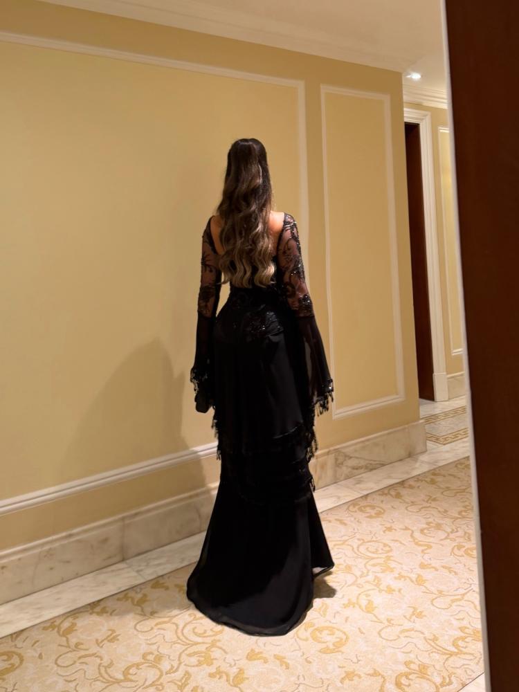 فستان دانتيل - الأسود الملكي | Noir Royal Fringe Gown