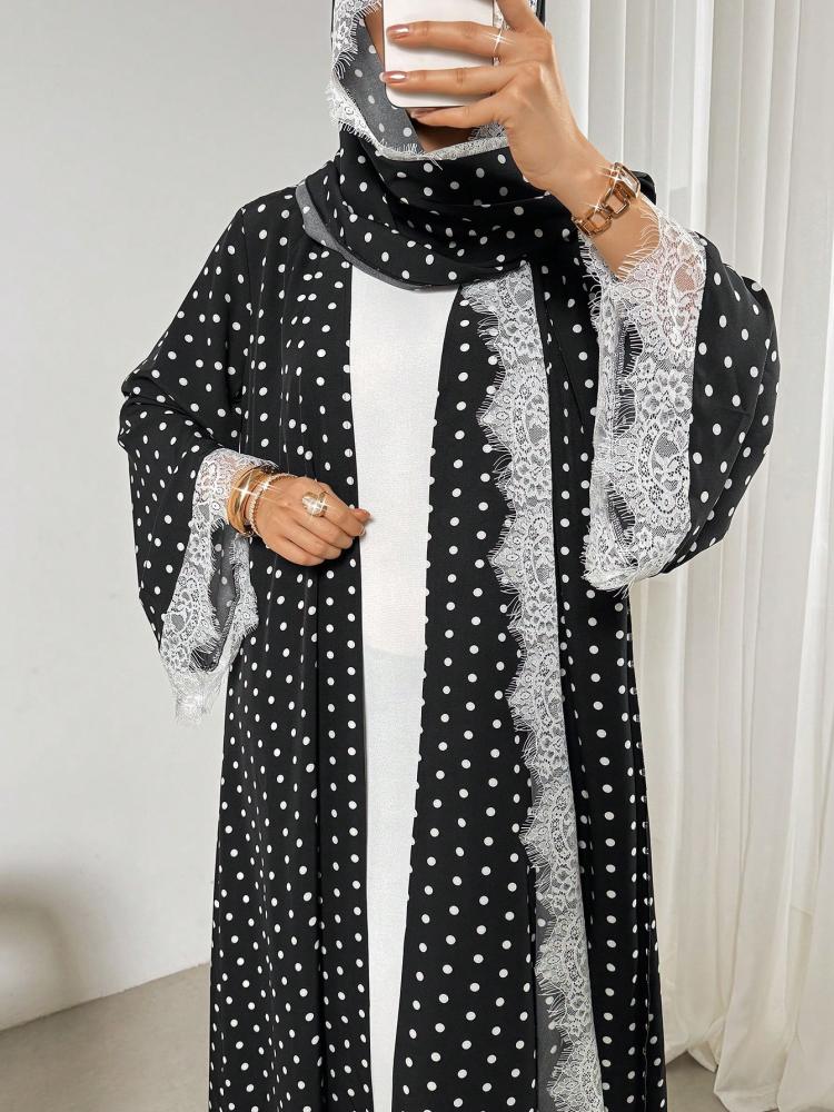 عبايات دانتيل ملونة
