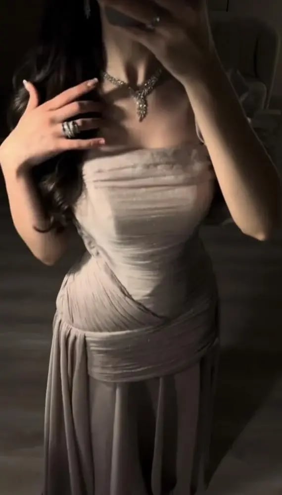 فستان اسماء