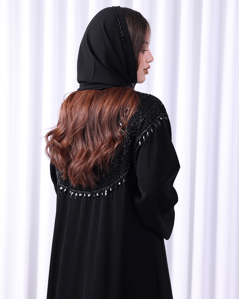 عباية لينا