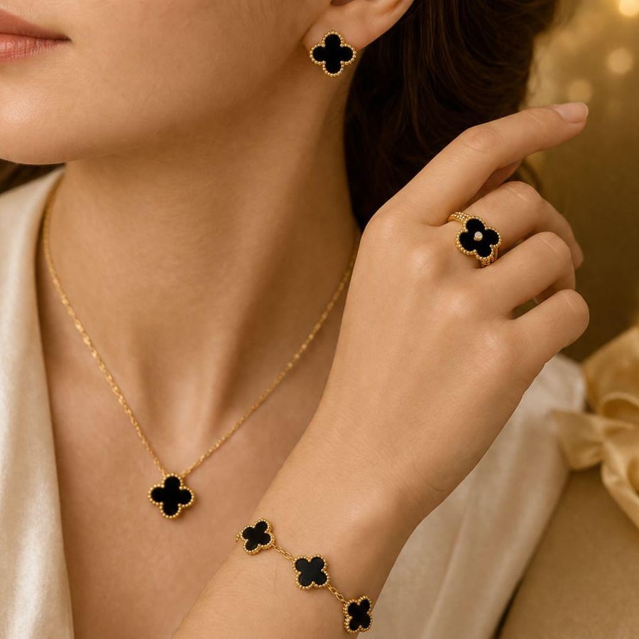 طقم فان كليف فينتاج ألامبرا باللون الأسود Van Cleef & Arpels Vintage Alhambra Black Jewelry Set