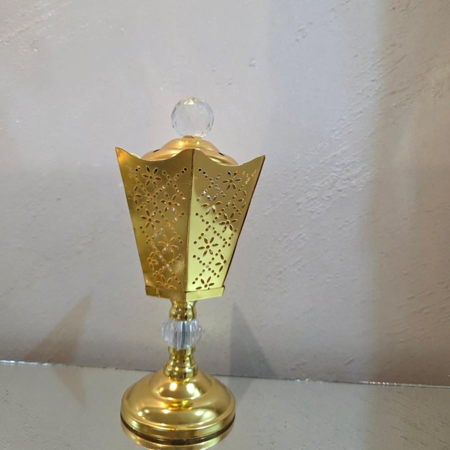 مبخرة ذهبية