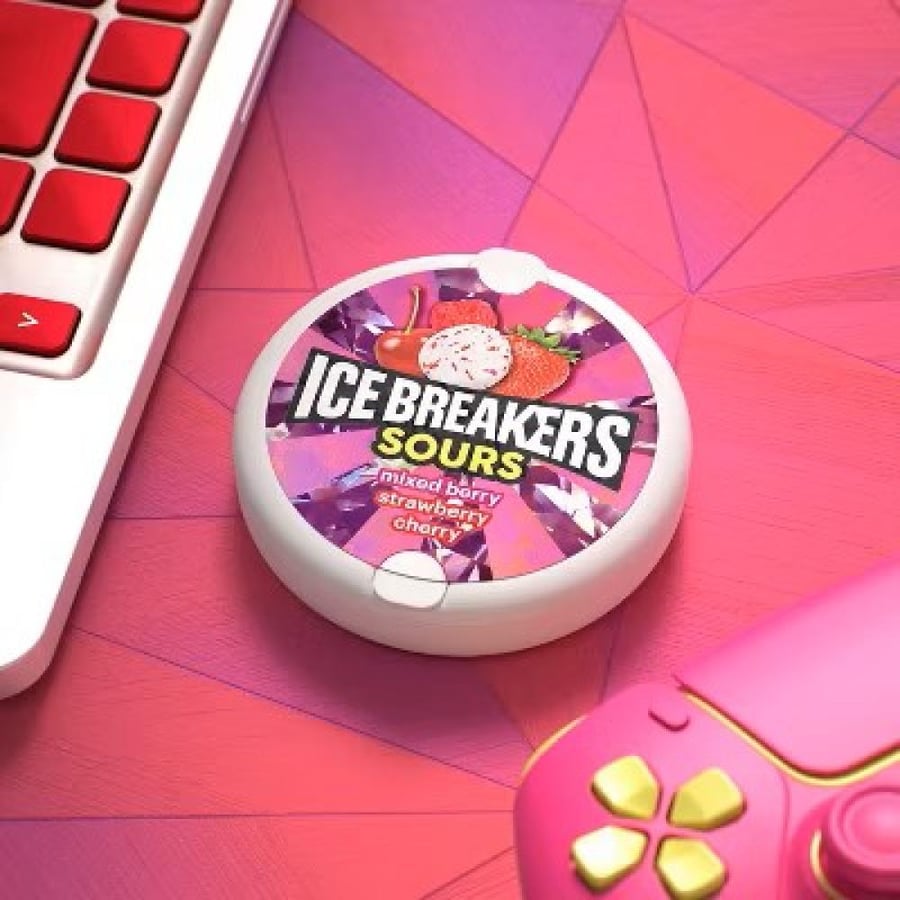 آيس بريكرز ساورز فواكه مشكلة - Ice Breakers Sours Mixed Berry, Strawberry & Cherry