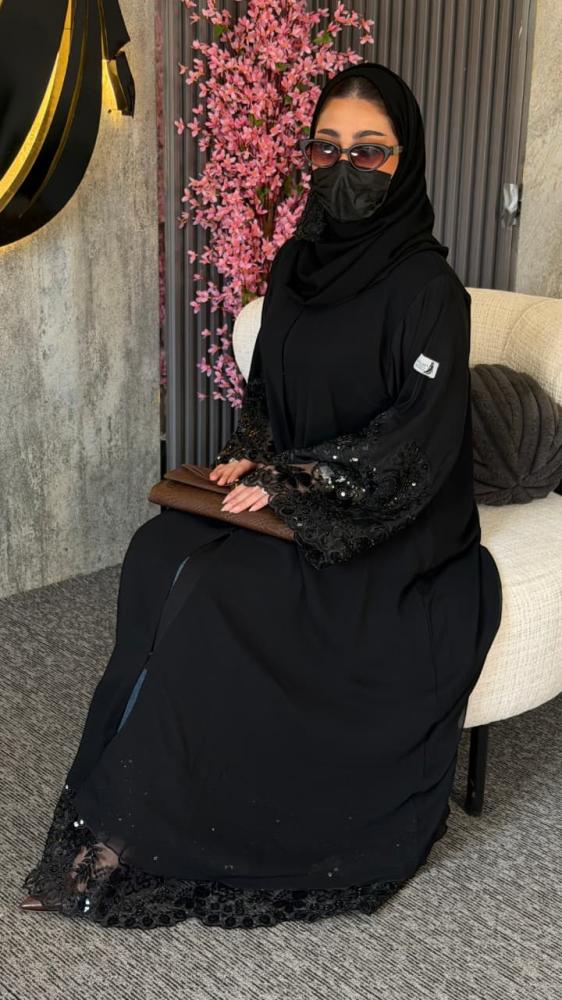 عباية مُذهله نواعم إطلالة تخطف الأنظار.. عباية "مذهلة" بالدبل شيفون