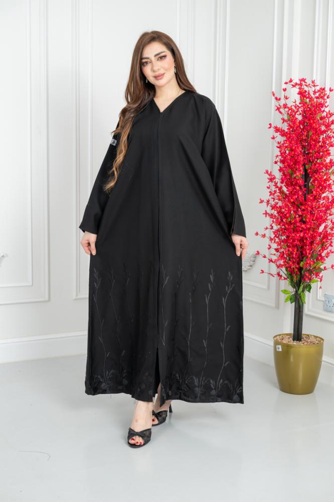Sama abaya with a distinctive embroidery – elegance that suits you