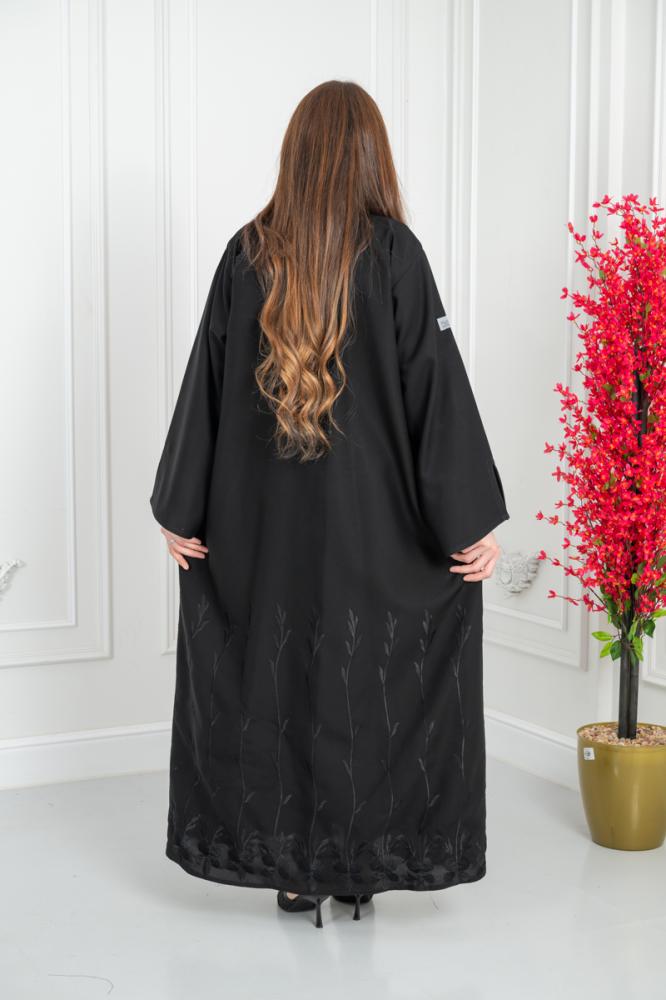 Sama abaya with a distinctive embroidery – elegance that suits you