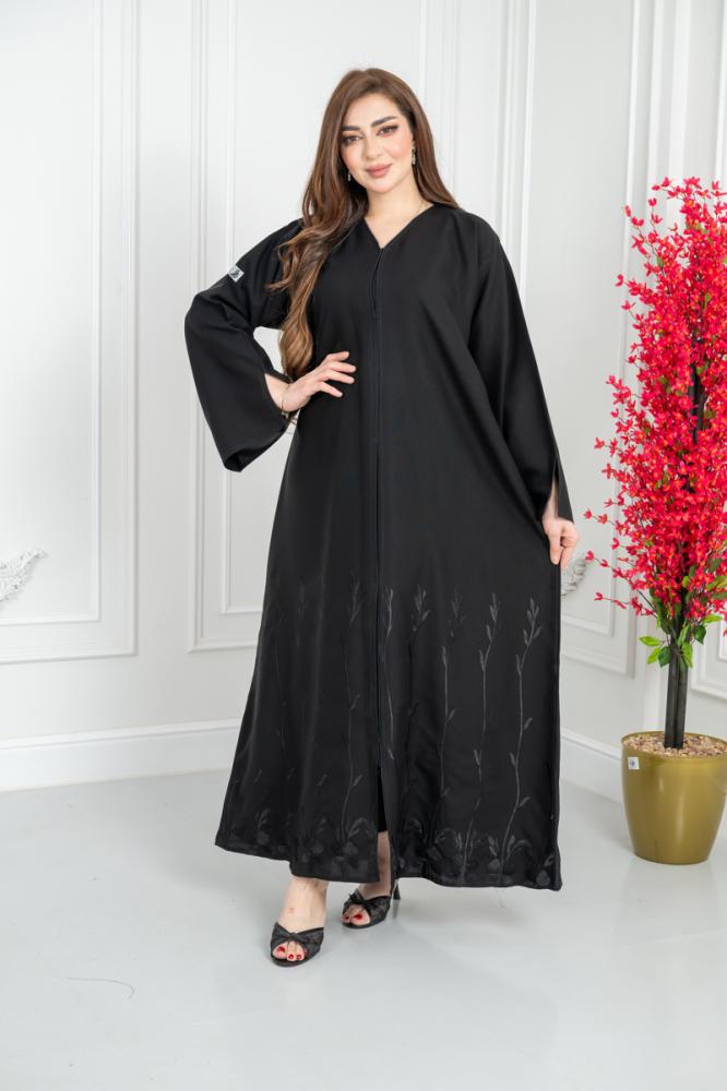 Sama abaya with a distinctive embroidery – elegance that suits you