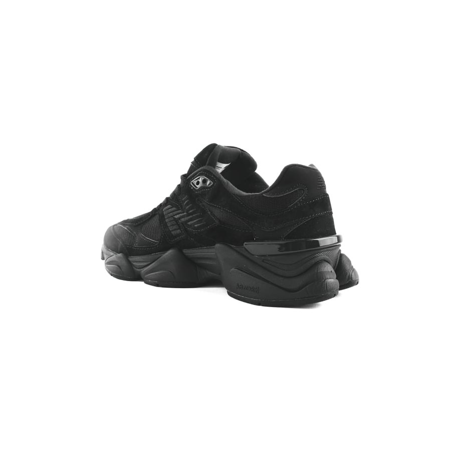 New Balance men's shoes black