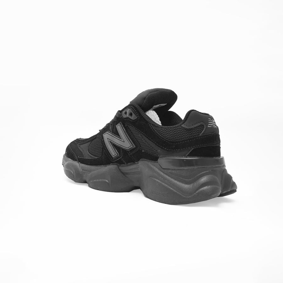 New Balance women's black new