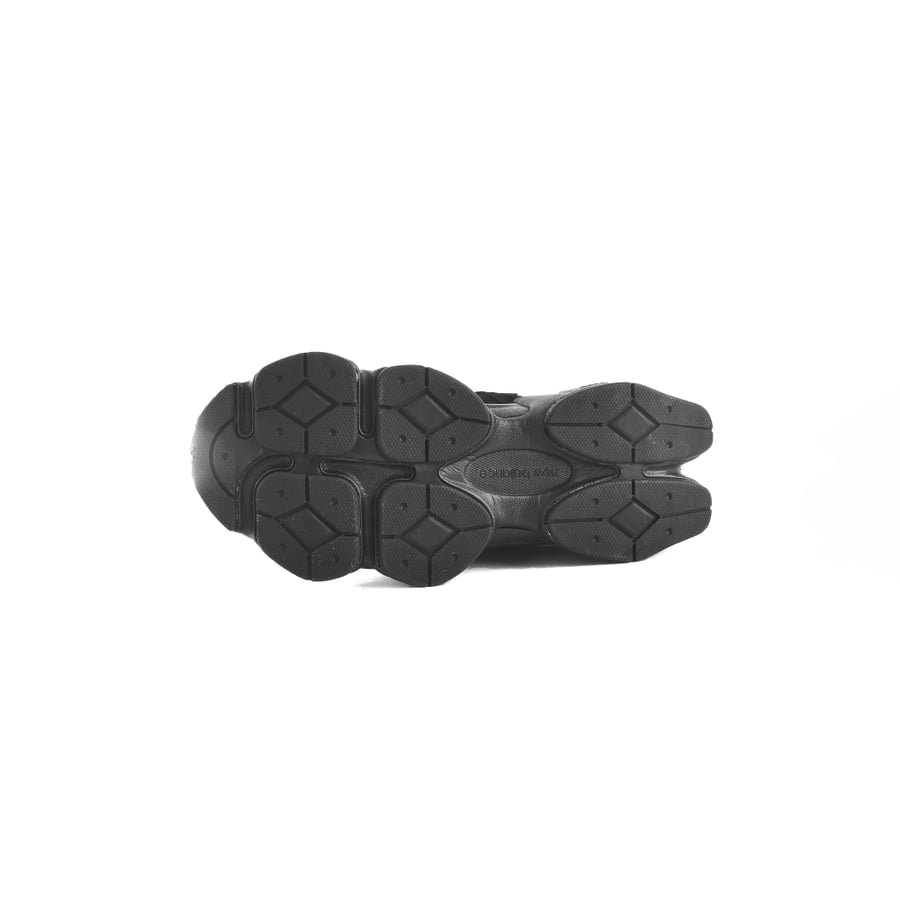 New Balance men's shoes black
