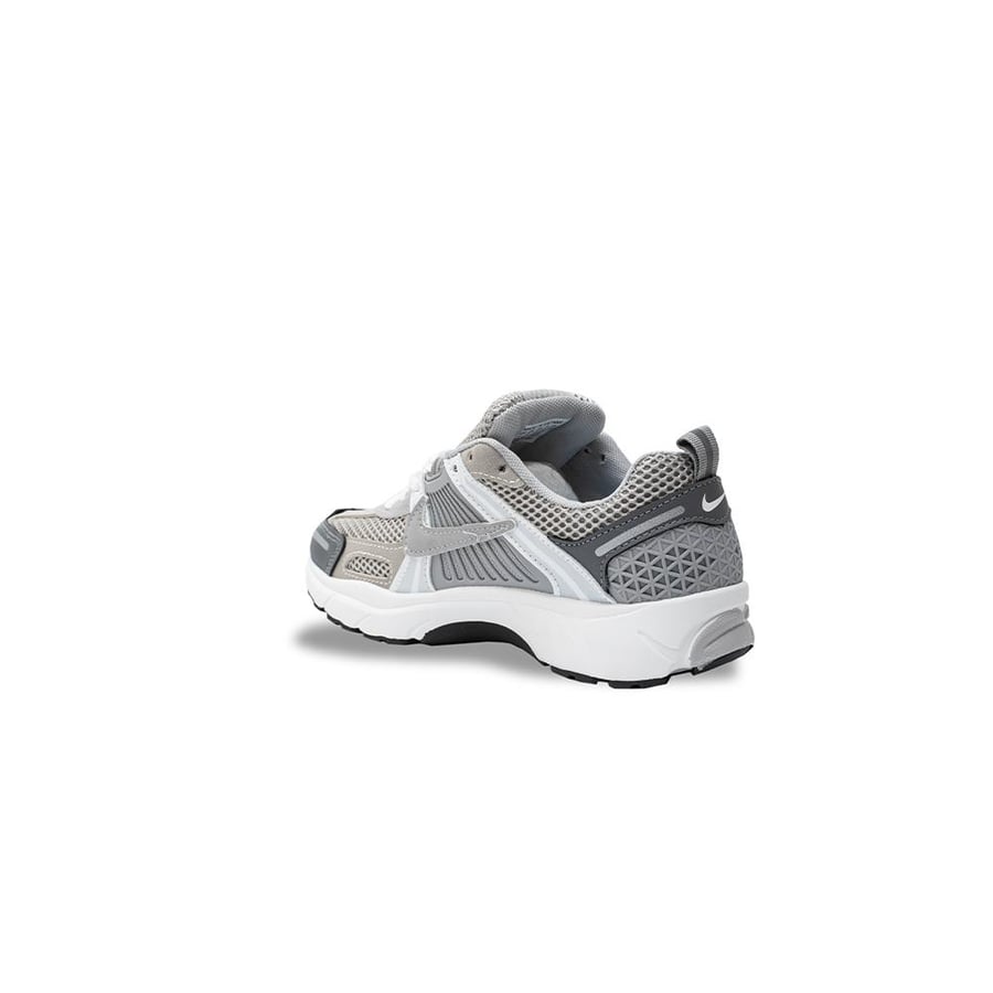 Nike women's gray shoe