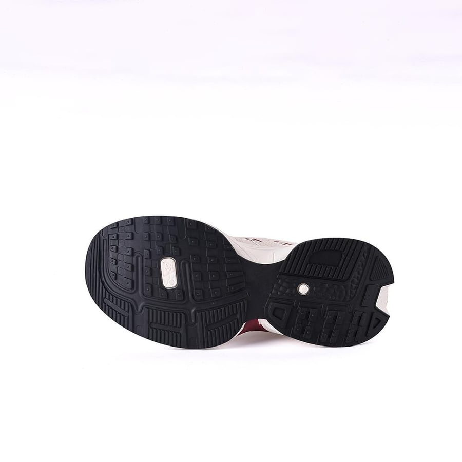 Nike women's beige shoe