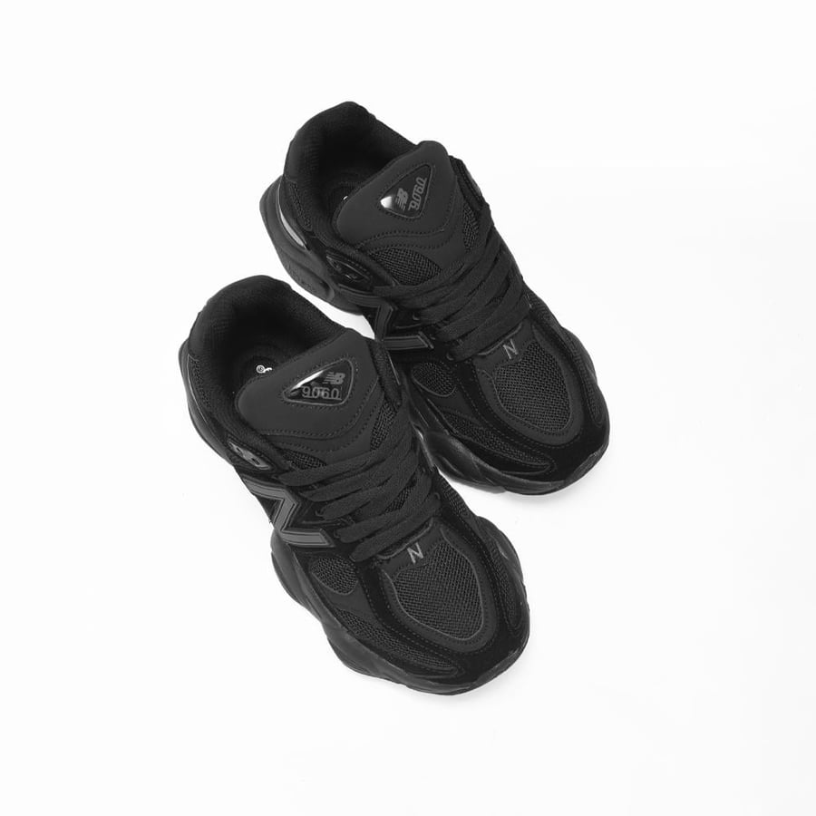 New Balance women's black new