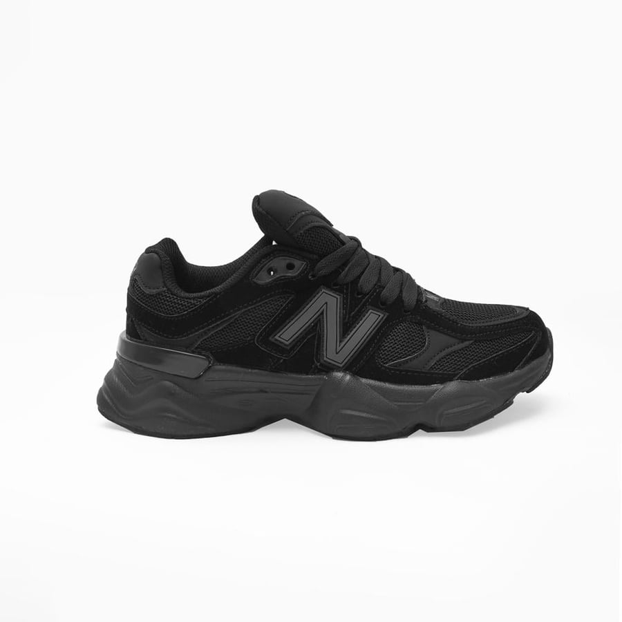 New Balance women's black new