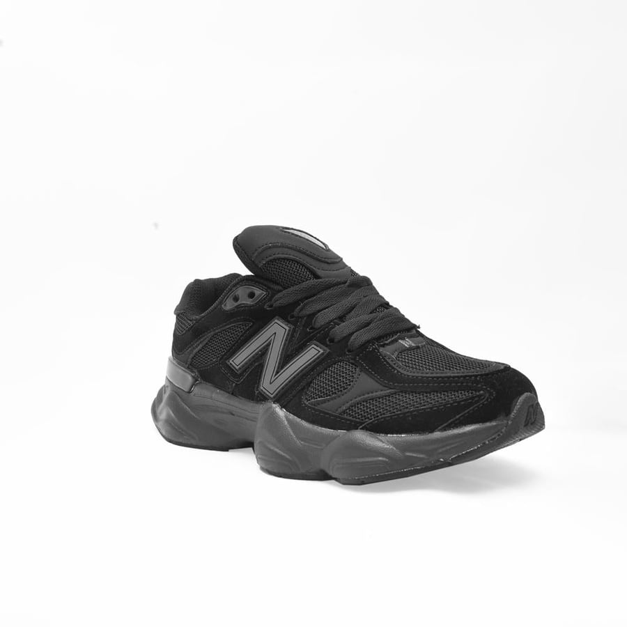 New Balance women's black new