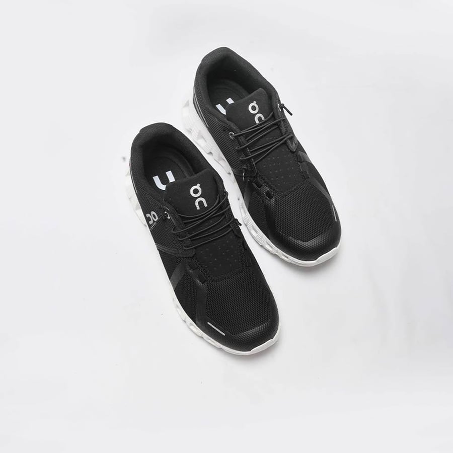 Men's black running shoes