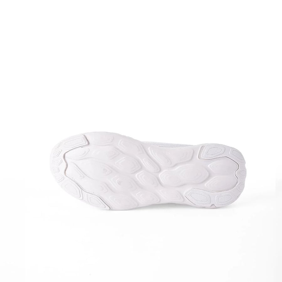 Men's white New Balance shoe