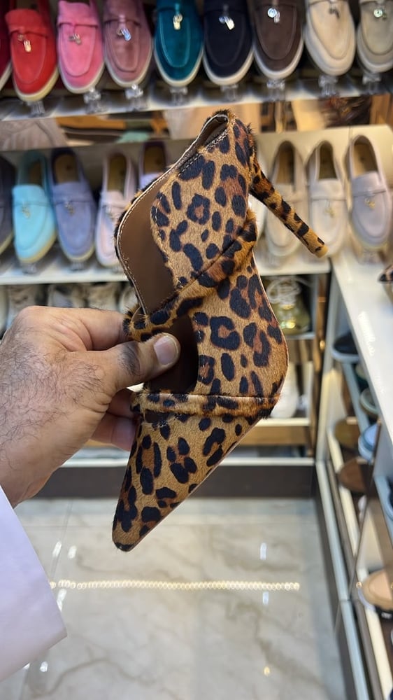 شوز مالون
