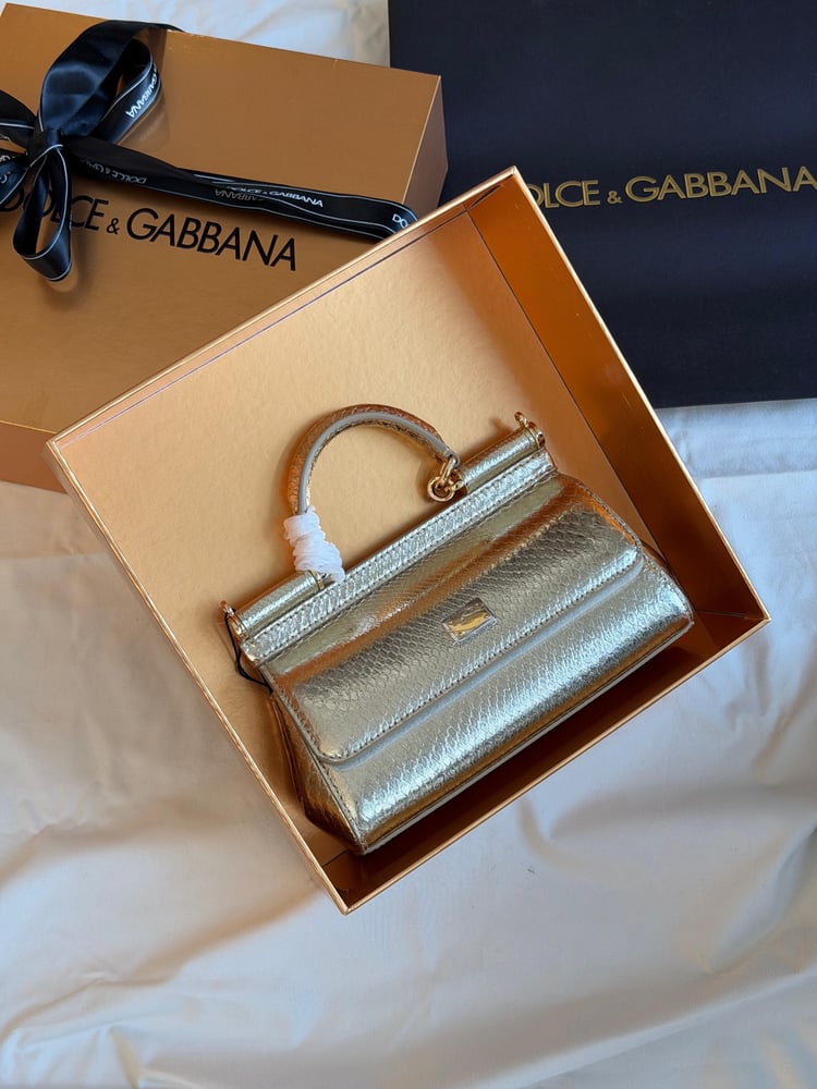 شنطة دولتشي اند غابانا Dolce 18 سم Dolce Gabbana Bag 18 cm
