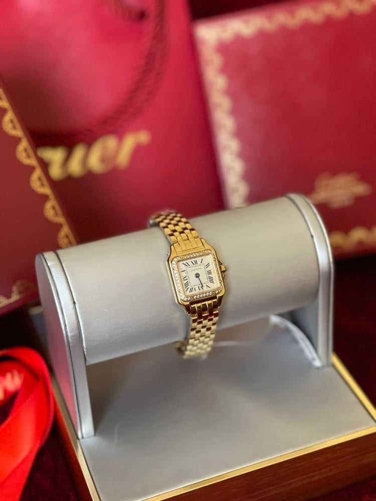 ساعة كارتييه بانثر ذهبي بفصوص صغير Cartier Crystal Details Watch Gold