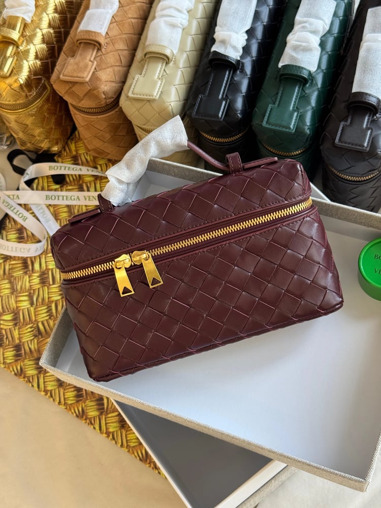 شنطة بوتيغا مقاس 22 سم Bottega Veneta Bag 22 cm