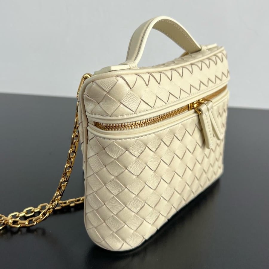شنطة بوتيغا 19 cm