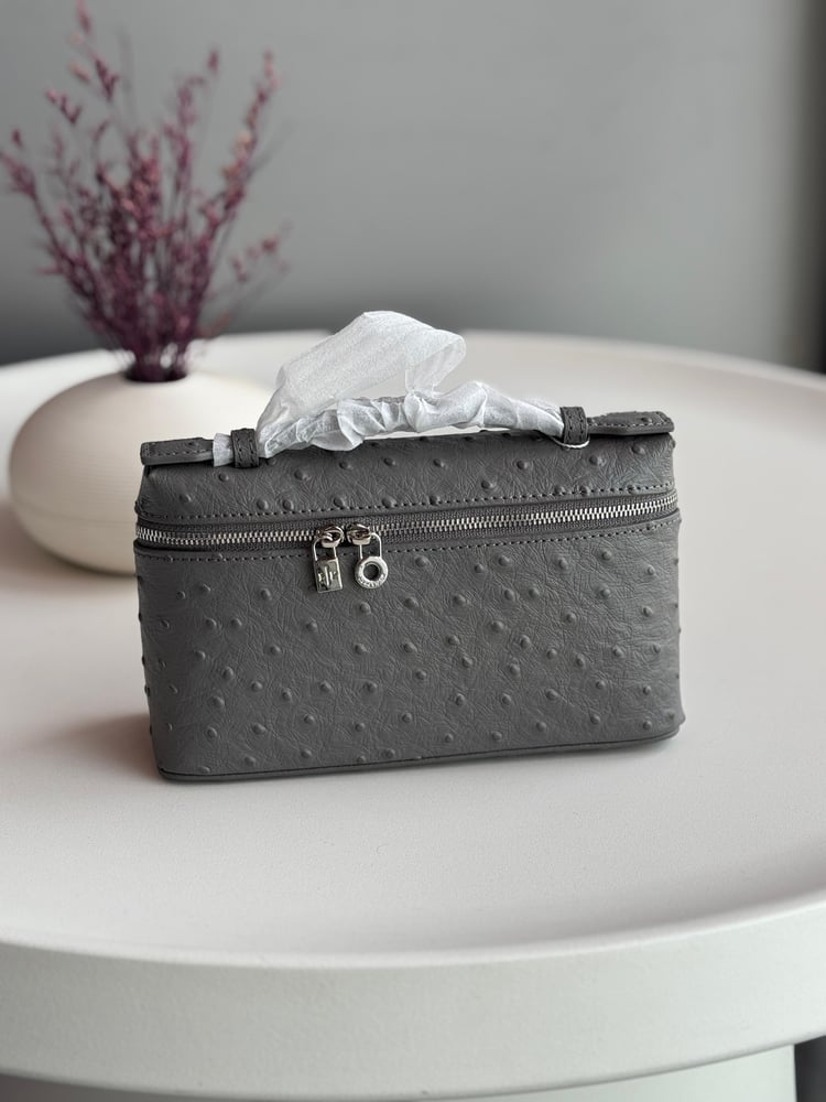 شنطة لورو بيانا مقاس 19 سم Loro Piana Bag 19 cm
