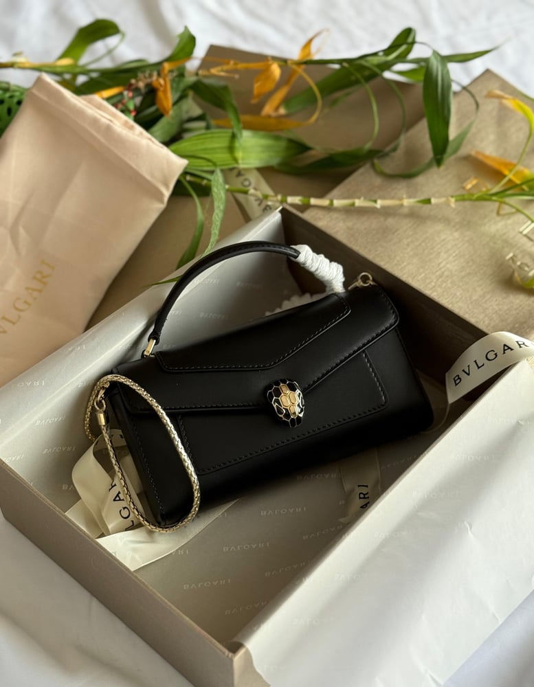 شنطة بولغاري أسود Bvlgari Bag Black