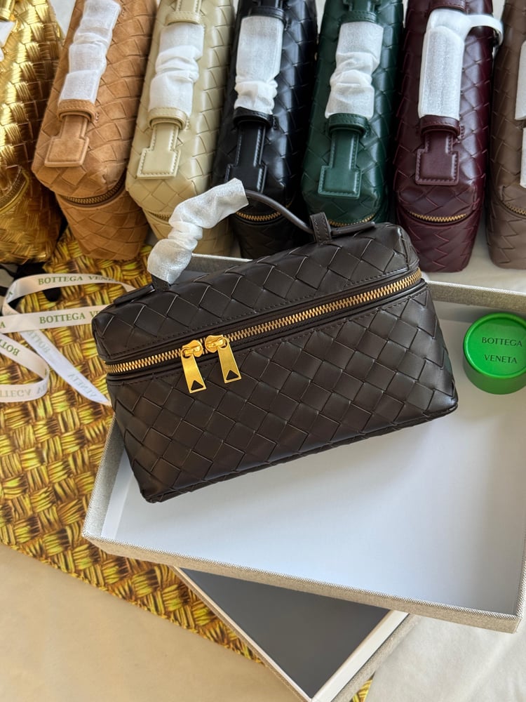 شنطة بوتيغا مقاس 22 سم Bottega Veneta Bag 22 cm