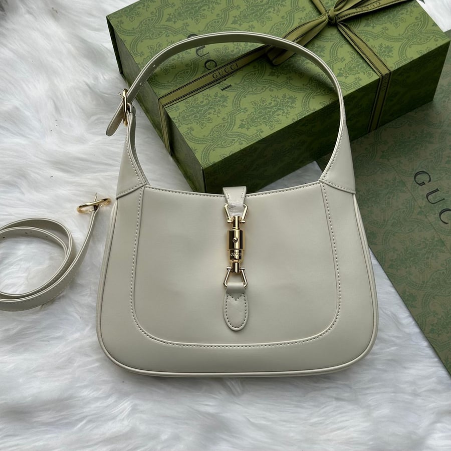 شنطة غوتشي صغيرة 19 سم Gucci Small Bag 19 cm