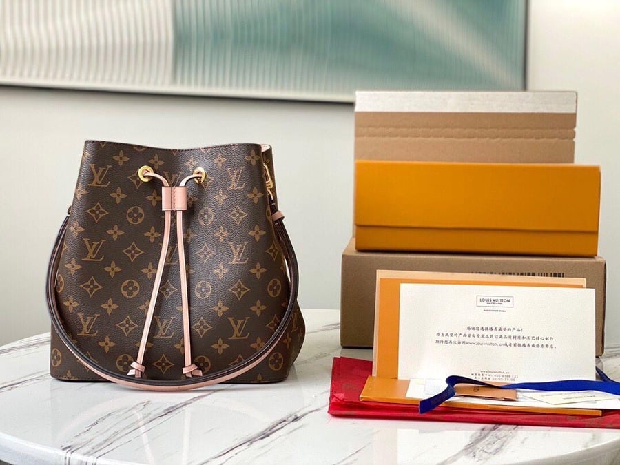 شنطة لويس فيتون لويس | Louis Vuitton Bag
