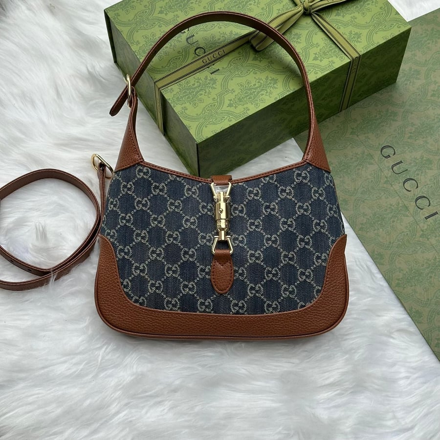 شنطة غوتشي صغيرة 19 سم Gucci Small Bag 19 cm