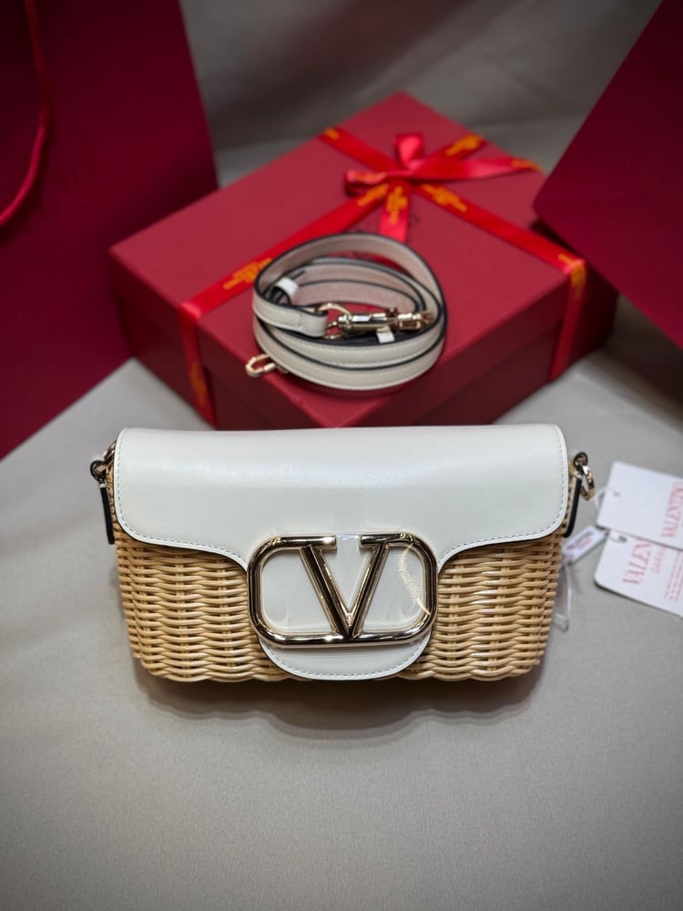 شنطة فالنتينو Valentino Bag