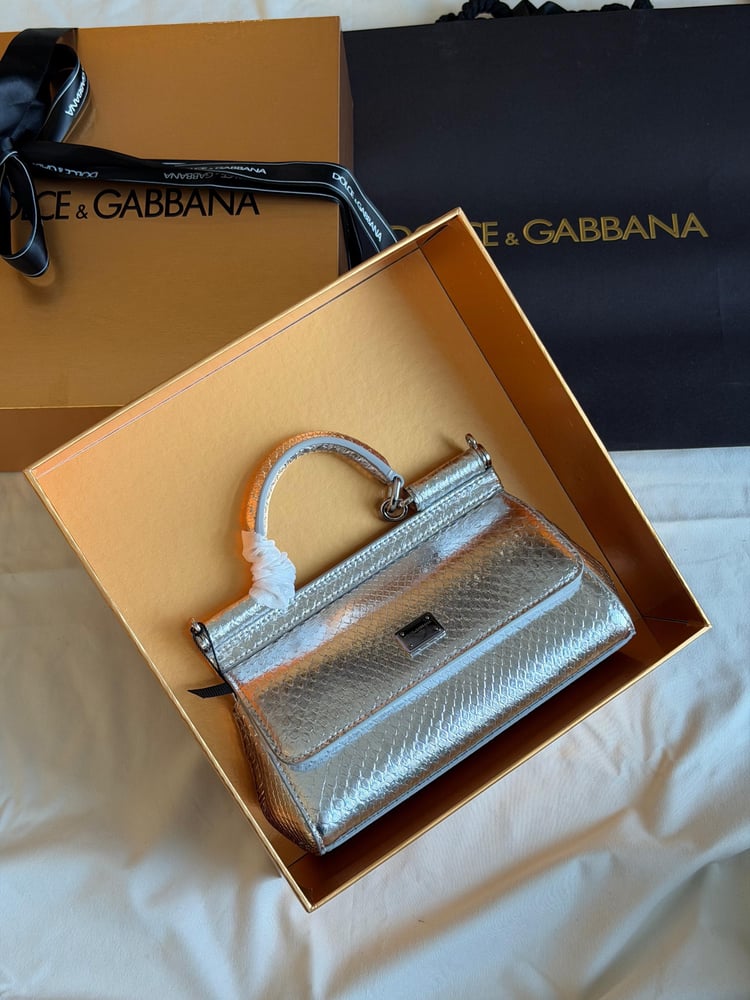 شنطة دولتشي اند غابانا Dolce 18 سم Dolce Gabbana Bag 18 cm